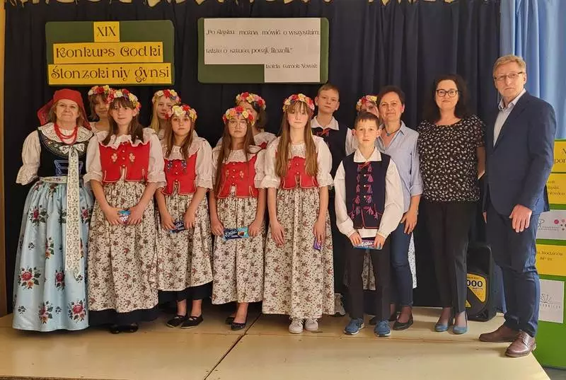 Młodzież pielęgnuje śląską kulturę w konkursie "Ślonzoki niy gyńsi" w Rudzie Śląskiej