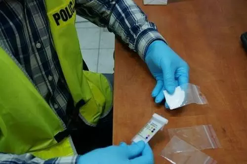 Rudzka policja uderza w narkobiznes. Bracia z Nowego Bytomia zatrzymani z amfetaminą